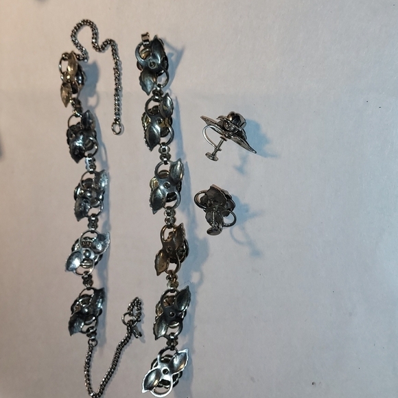 Vintage 1950 Rose Necklace, bracelet and earrings Set - Picture 8 of 9